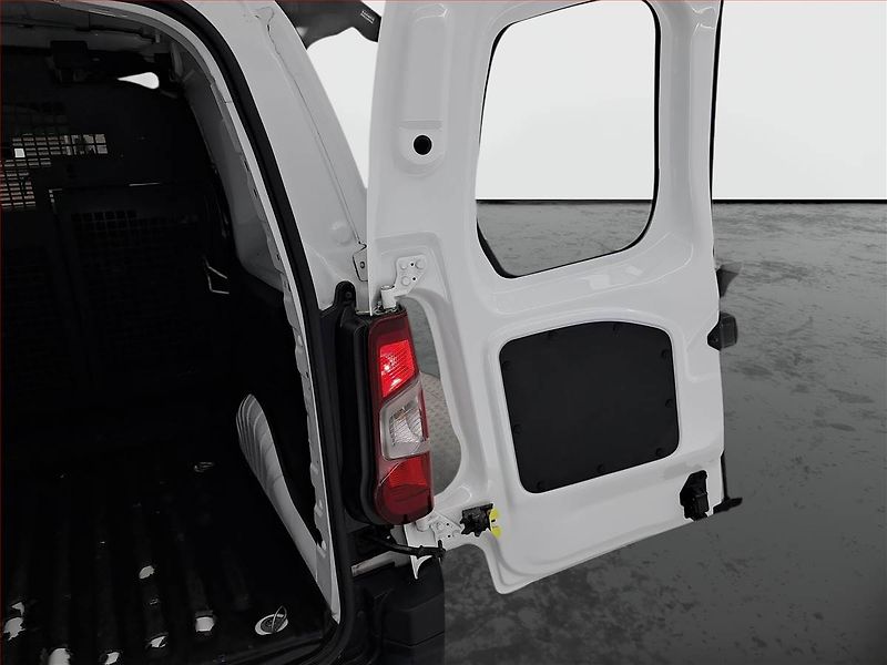 Peugeot Partner (2021) Maxi 1.5 BlueHDi, 5Míst, 780kg - fotka 15 z 15