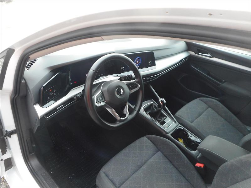 Volkswagen Golf 1,5 TSi 1.Majitel ČR - fotka 1 z 23