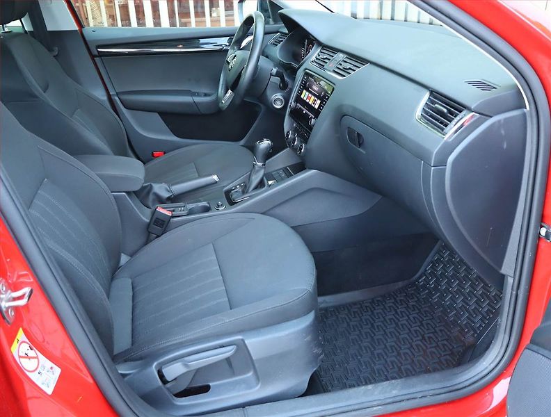 Škoda Octavia (2020) 1.5 TSI, Automat, Navi - fotka 9 z 19