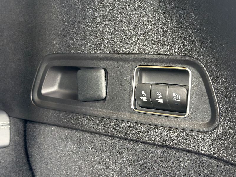 Mercedes-Benz GLS 450 D 4MATIC - fotka 31 z 41