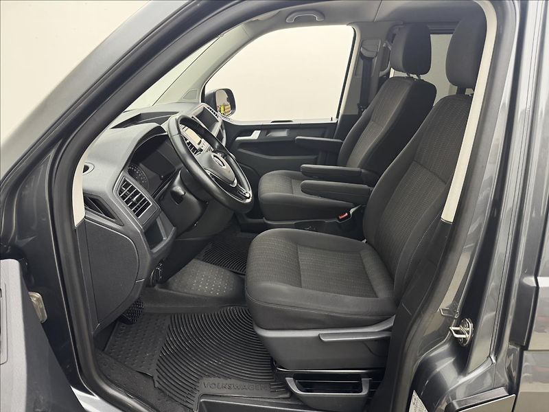Volkswagen Caravelle 2,0 110kW DSG NZTOP LONG TZ - fotka 29 z 39