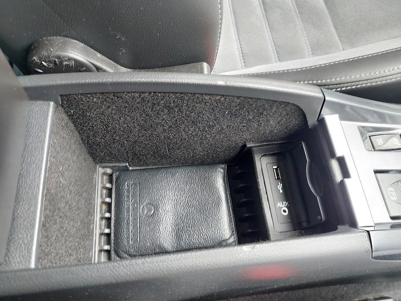 Renault Laguna (2011) III. Grandtour GT dCi 180 - fotka 26 z 39