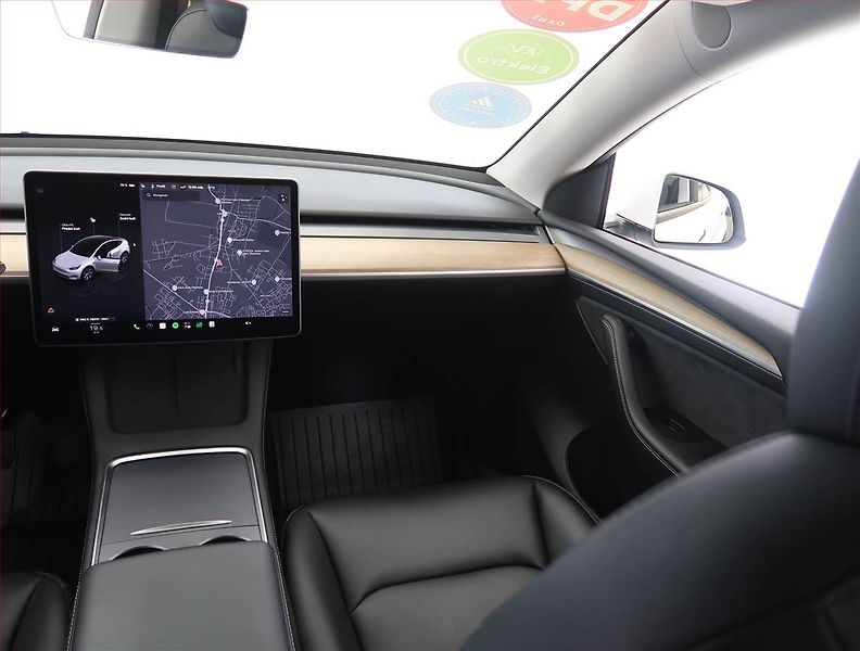 Tesla Model Y (2022) Long Range AWD 79kWh, SoH 93% - fotka 8 z 33