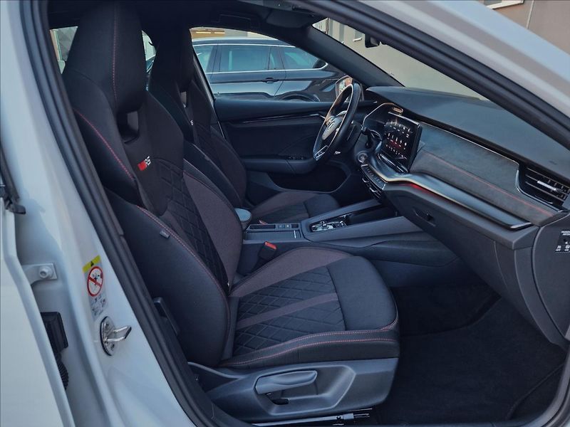Škoda Octavia 2.0 TDI 147kW DSG 4x4 RS,1Maj - fotka 14 z 50