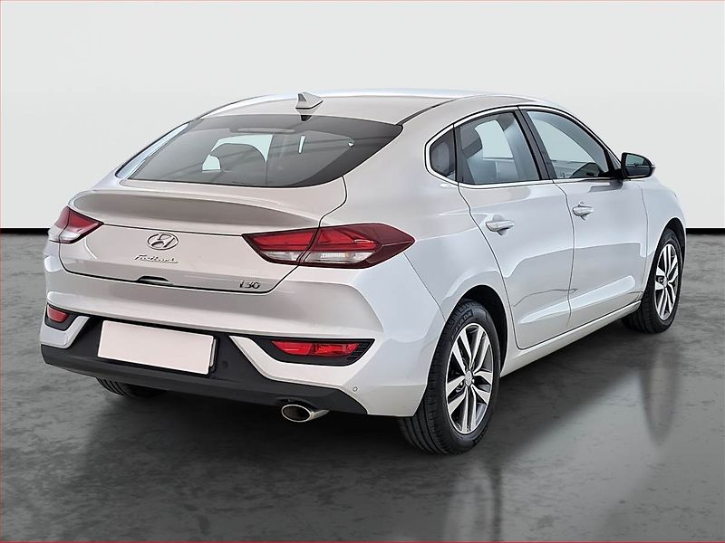 Hyundai i30 (2019) Trikolor 1.4 T-GDI, Serv.kniha - fotka 5 z 19