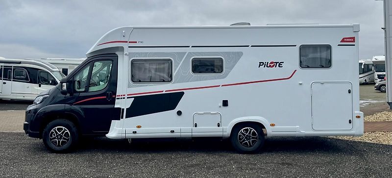 Pilote (2026) P720FGJ Sélection - fotka 2 z 34