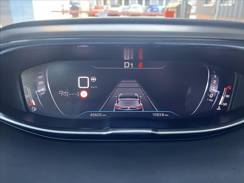 Peugeot 5008 1,2 PureTech  Allure Pack EAT8 - fotka 16 z 29