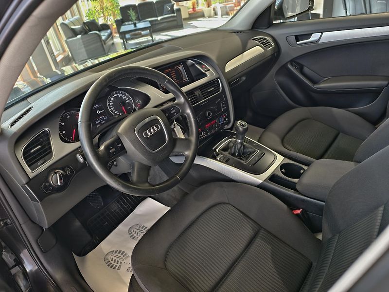 Audi A4 2.0 TDi 105kW BIXENONY, PDC - fotka 7 z 19