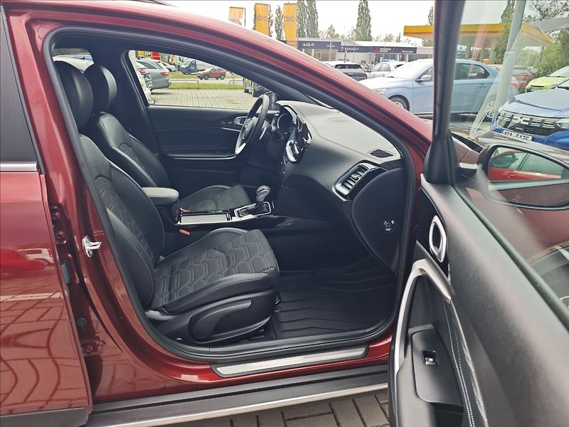 Kia XCeed 1,6 T-GDI 132kW 7DCT automat - fotka 14 z 21
