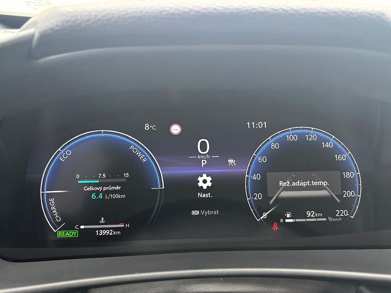 Toyota C-HR 2,0 HEV e-CVT Executive - fotka 16 z 29