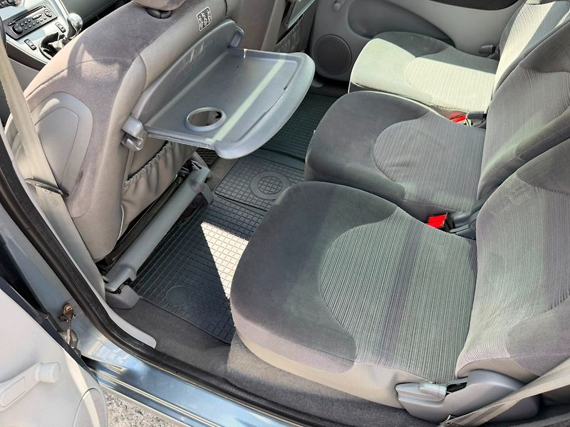 Citroën Xsara Picasso 1.6i 80kW/Panorama/Tažné/Temp. - fotka 12 z 23