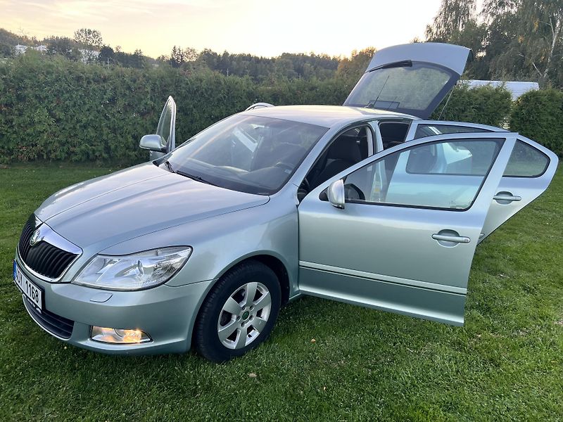 Škoda Octavia 1.6TDI 77KW,DIGIKLIMA,WEBASTO - fotka 25 z 45