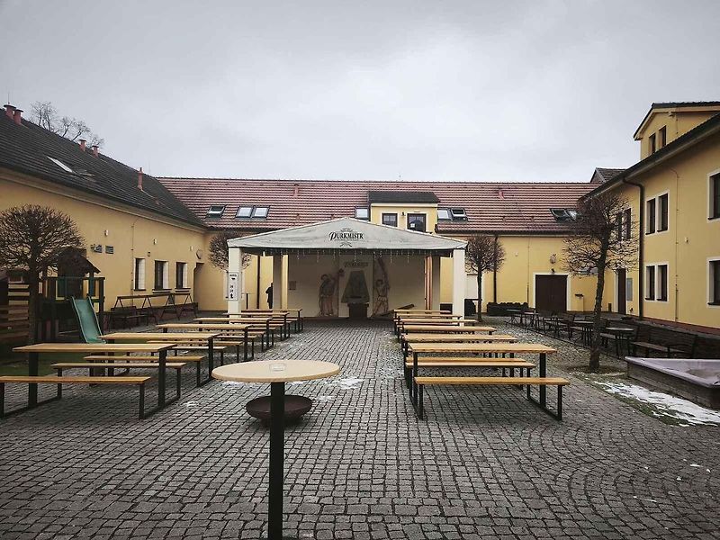 Nedaleko Plzně stojí podnik Purkmistr, který stojí za to navštívit.