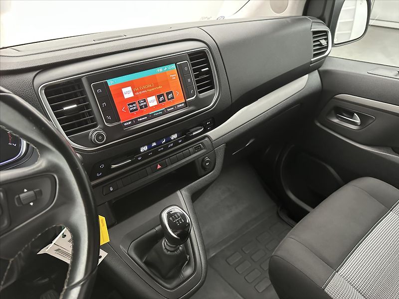 Citroën SpaceTourer 2,0 BlueHDi 145 M Feel CZ - fotka 27 z 38
