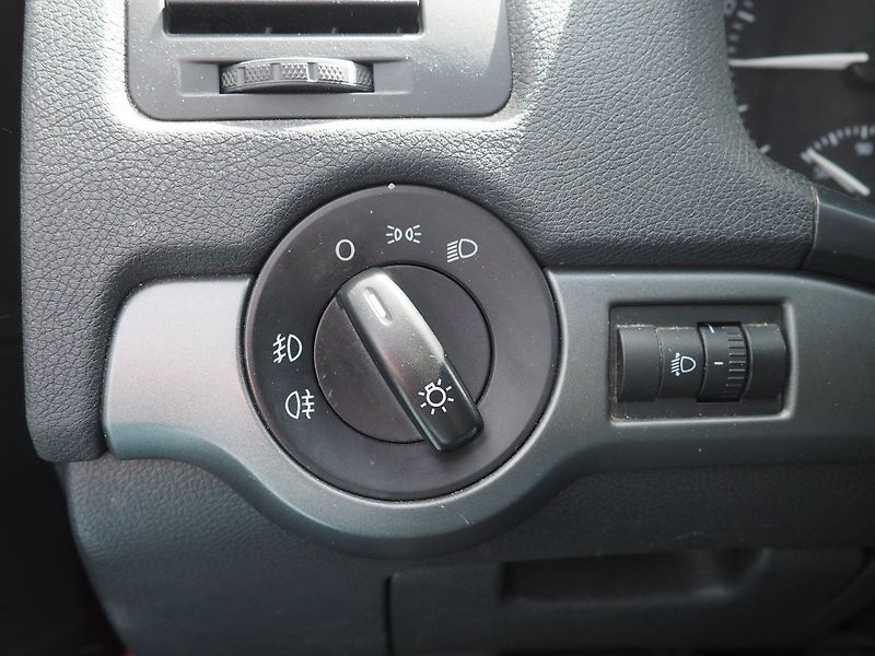 Škoda Octavia (2010) 1.9 TDI, 77 kW, Ambiente - fotka 22 z 34