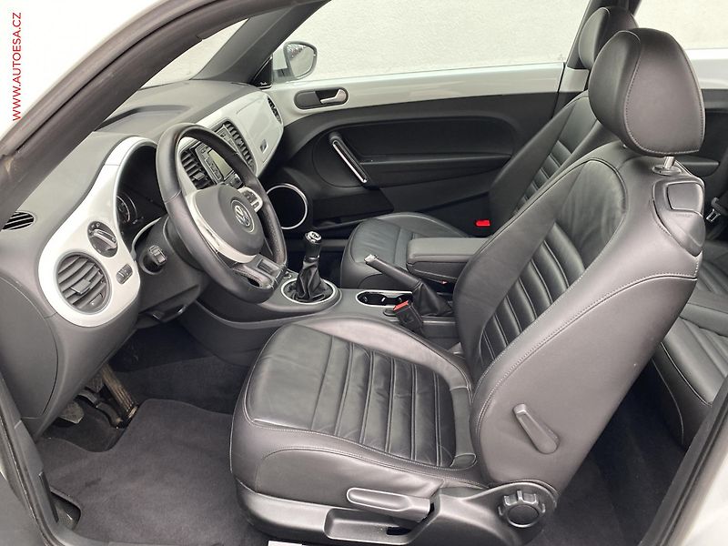 Volkswagen Beetle (2013) 1.4 TSi, Design, bixen, panor - fotka 9 z 18