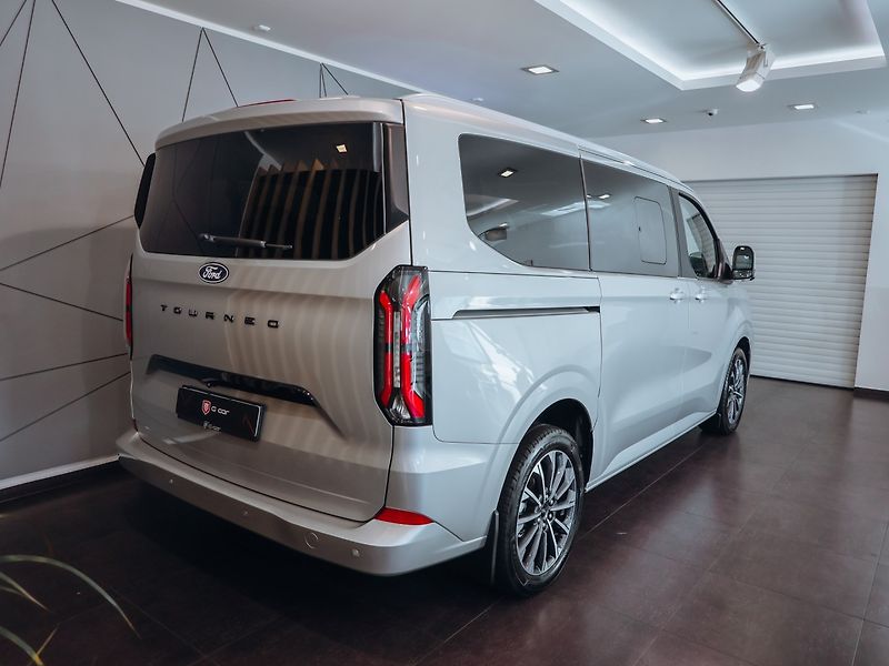 Ford Tourneo Custom 2.0 EcoBlue Titanium X - fotka 5 z 34