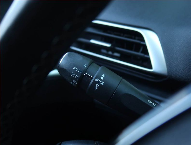 Peugeot 5008 (2019) 1.5 BlueHDi - fotka 16 z 25