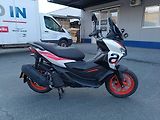 Aprilia SR GT 200 (2025) Sport ABS Space White - náhled 7