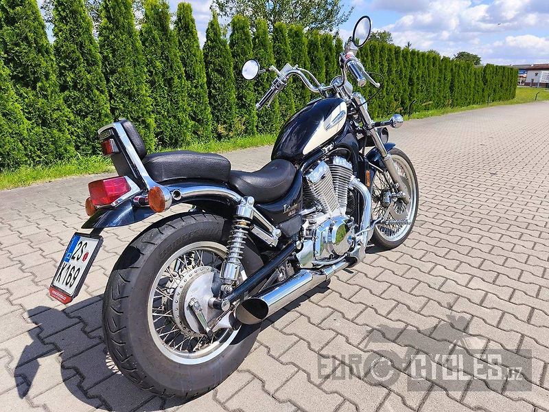 Suzuki VS 800 GL Intruder (1994) - fotka 5 z 11