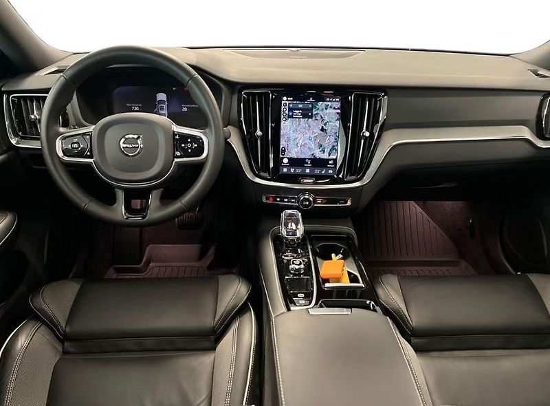 Volvo S60 Recharge T6 AWD 360k Taž Pano - fotka 13 z 26