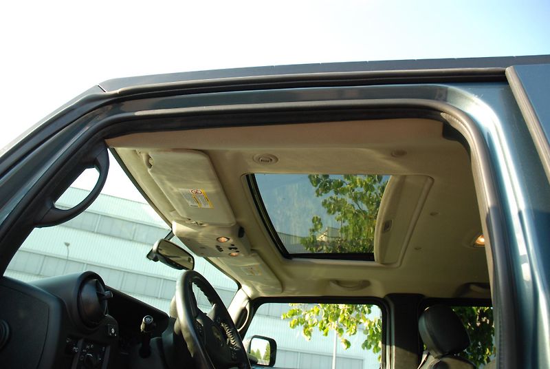 Hummer H2 (2005) - fotka 22 z 26