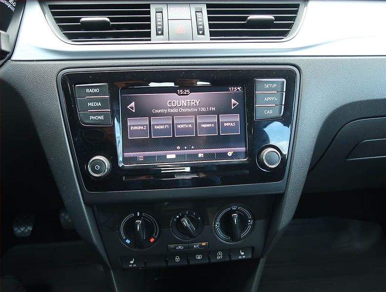 Škoda Rapid (2017) Spaceback 1.0 TSI - fotka 12 z 15