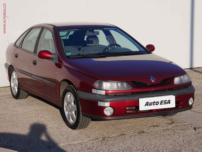 Renault Laguna (2000) 1.6i, 2.maj, AC - fotka 1 z 14