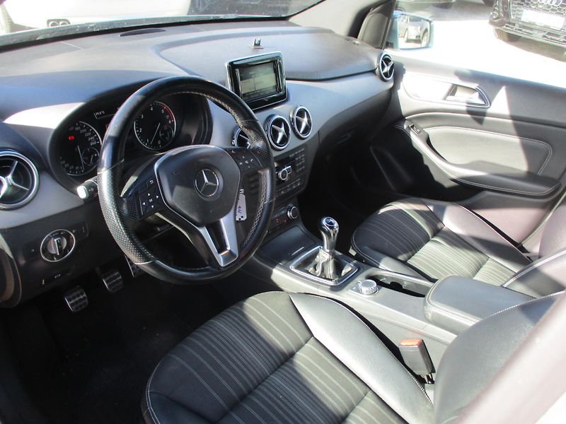 Mercedes-Benz Třídy B (2013) 180 CDi - fotka 10 z 11