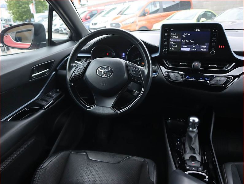 Toyota C-HR (2020) Selection 2.0 Hybrid - fotka 7 z 22
