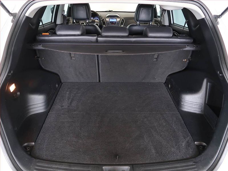 Hyundai ix35 (2010) 2.0 CVVT, 4X4, ČR,1.maj, Kůže - fotka 13 z 16
