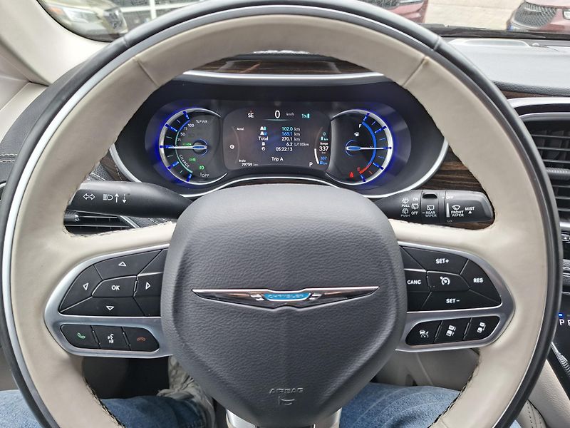 Chrysler Pacifica (2021) 3,6 LIMITED,HYBRYD, REZERVACE  - fotka 25 z 38