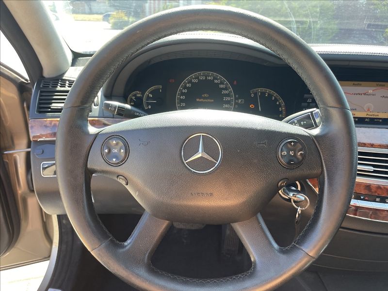 Mercedes-Benz Třídy S 3,0 320CDi 155kw nutný servis - fotka 13 z 32