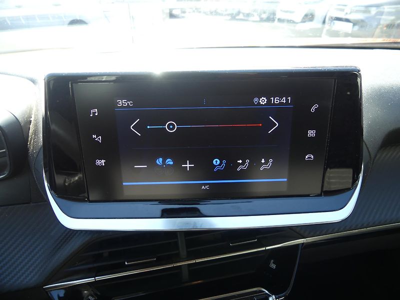 Peugeot 2008 (2020) 1,2 PureTech MAN6 - fotka 15 z 22