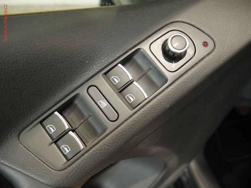 Volkswagen Tiguan (2010) 2.0 TDi 4x4, Sport&Style, TZ - fotka 17 z 18