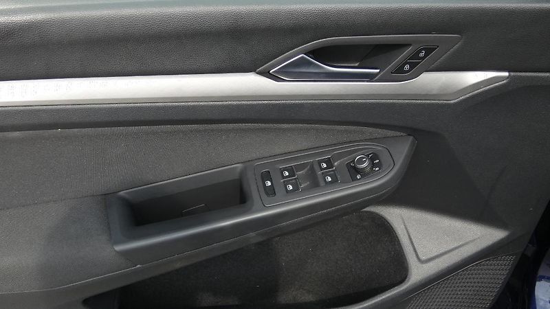 Volkswagen Golf Variant 2.0 TDI Life - fotka 9 z 21