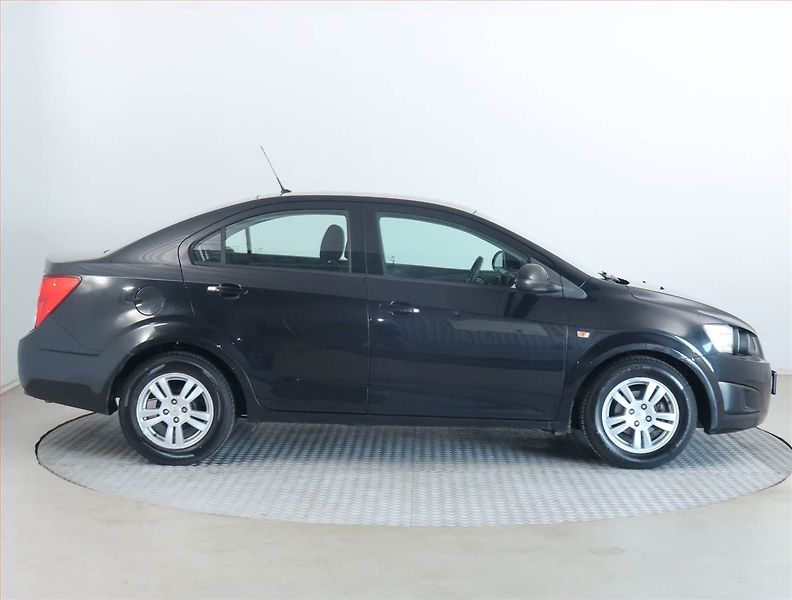Chevrolet Aveo (2013) 1.2 i 16V, po STK, Tažné - fotka 6 z 16