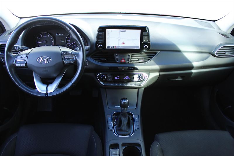 Hyundai i30 1.4 T-GDI ALL INCLUSIVE ČR - fotka 11 z 23