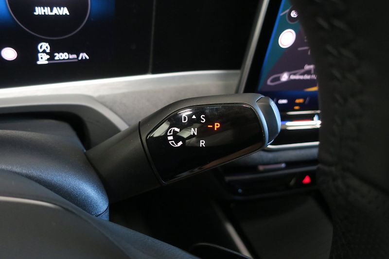 Volkswagen Passat (2024) R-Line 2,0TDI 142kW 4M Nez.Top - fotka 16 z 50