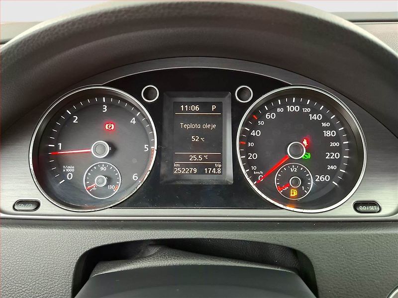 Volkswagen Passat (2013) 2.0 TDI, 4X4, Automat, Xenony - fotka 11 z 16
