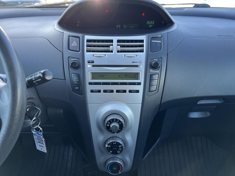 Toyota Yaris 1.0i 51KW ČR  - fotka 18 z 38