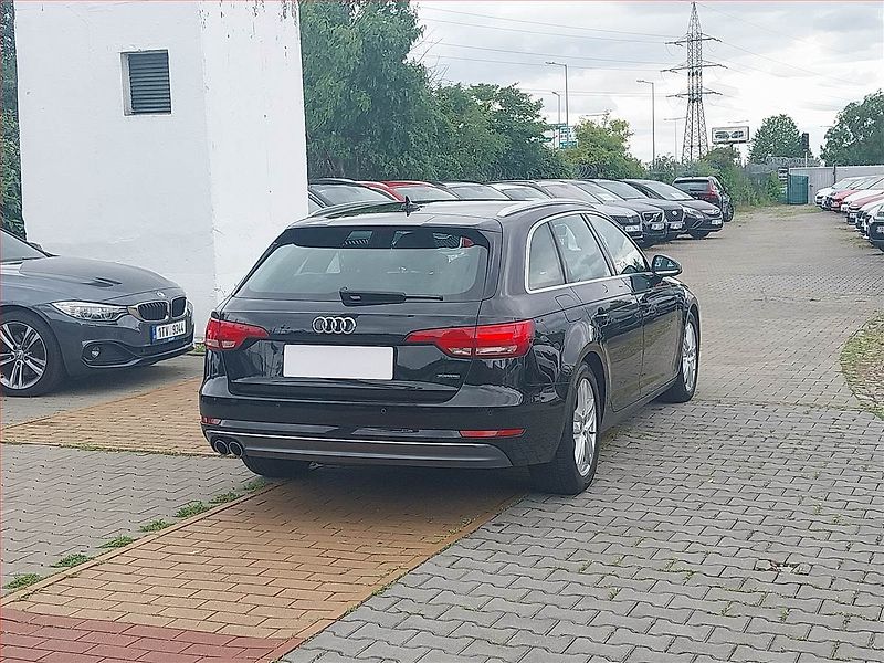 Audi A4 (2018) Sport 2.0 TDI, 4X4, Automat - fotka 5 z 16