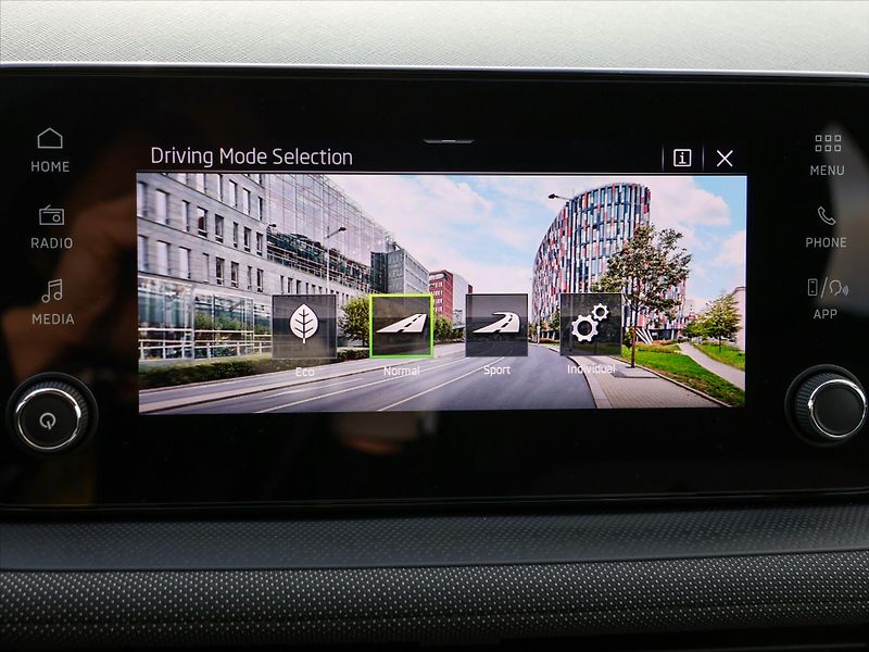 Škoda Fabia 1,0 TSi DSG Edice 130let DPH - fotka 30 z 40