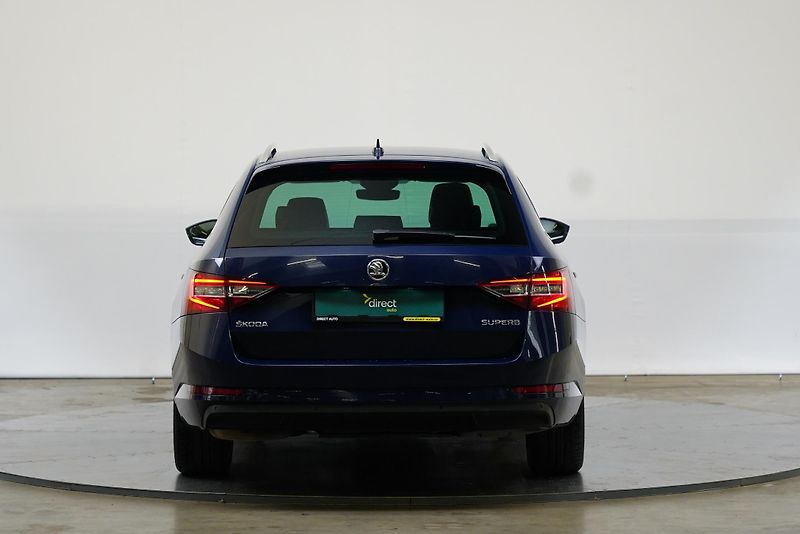 Škoda Superb - fotka 6 z 30