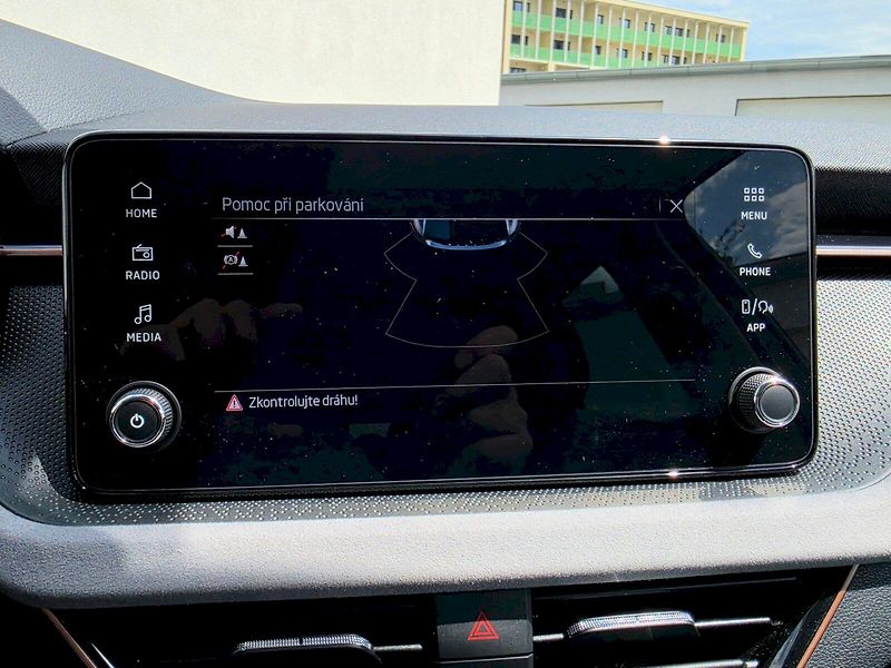 Škoda Scala (2025) 1,0TSI 85KW DSG TOP SELECTION - fotka 10 z 31