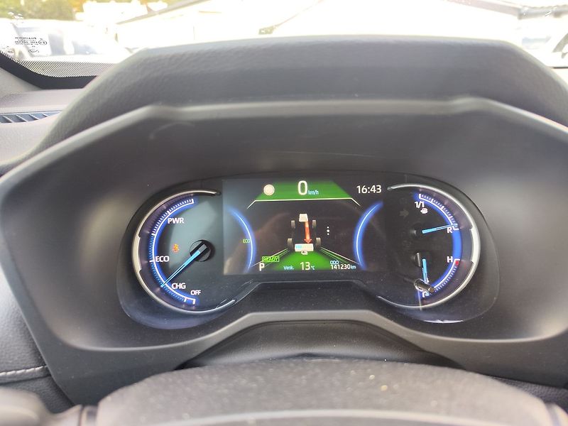 Toyota RAV4 2.5 HEV/163kW Black Edition AT - fotka 16 z 32