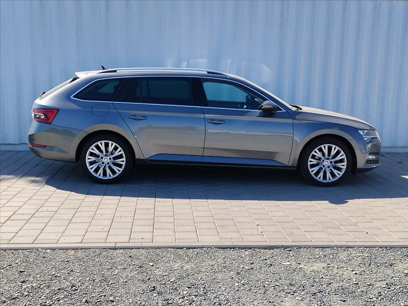 Škoda Superb 2,0   STYLE 110kW DSG Tasžné - fotka 28 z 35