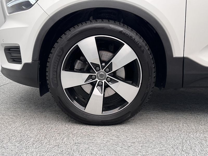Volvo XC40 T4 AWD MOMENTUM CZ REZERVACE - fotka 34 z 34