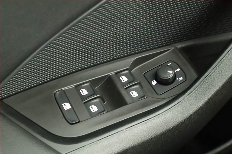 Škoda Octavia (2023) Ambition 2.0 TDI - fotka 10 z 13