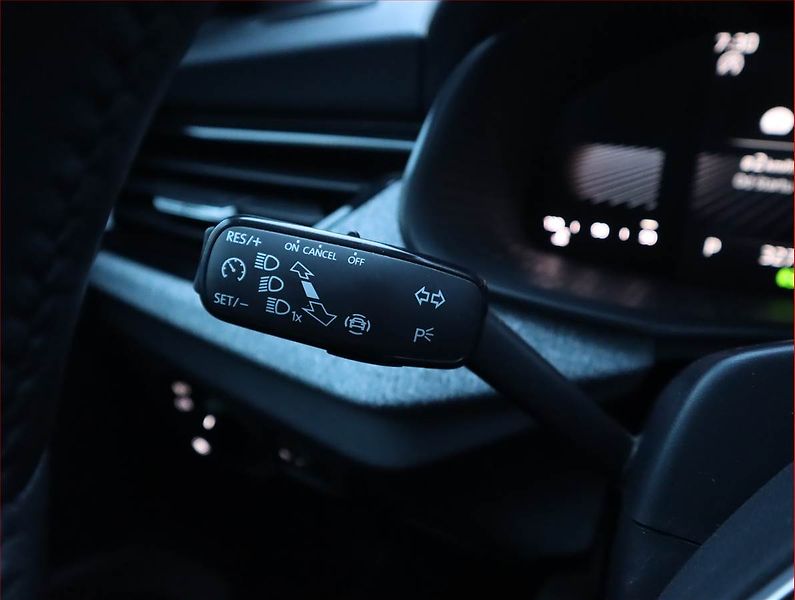 Škoda Kamiq (2025) 1.0 TSI - fotka 17 z 21
